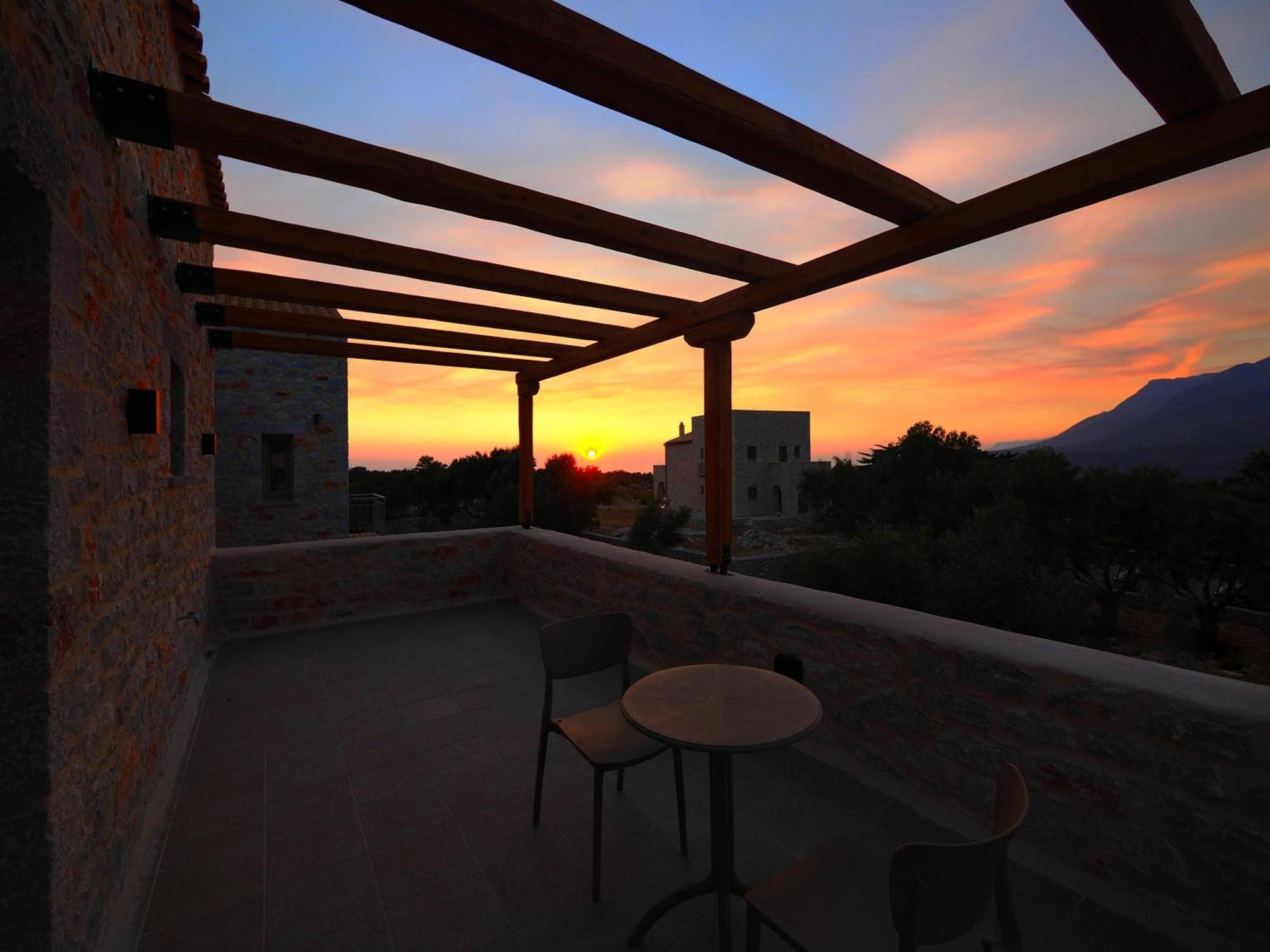 Terra Di Pietra Exclusive Suites & Apartments Αρεόπολις Εξωτερικό φωτογραφία