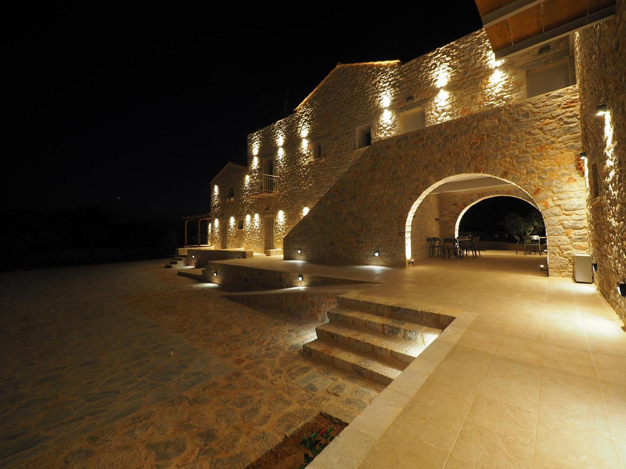 Terra Di Pietra Exclusive Suites & Apartments Αρεόπολις Εξωτερικό φωτογραφία